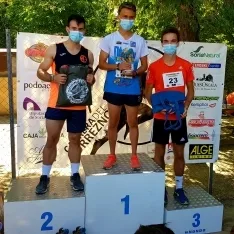 Foto 3 - Ch&eacute;rcoles volvi&oacute; a unir torreznos y atletismo