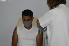 Vacunación de los jóvenes en El Mirón.