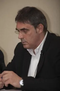 Imágenes que aparecen en la novela y foto del autor, Saturnino Napal.