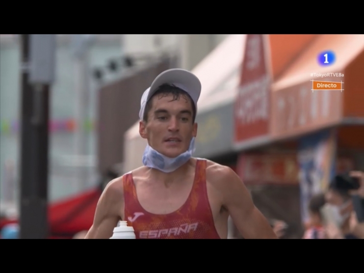 Dani Mateo finaliza su primera participación olímpica en el puesto número 21