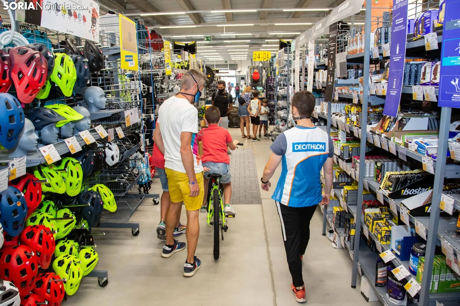 Decathlon celebra hoy el quinto aniversario / María Ferrer