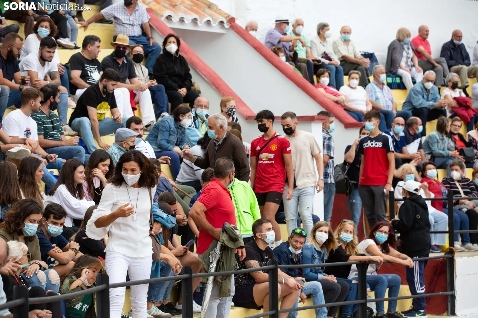 Concurso Nacional de Recortadores de Arcos de Jalón / María Ferrer