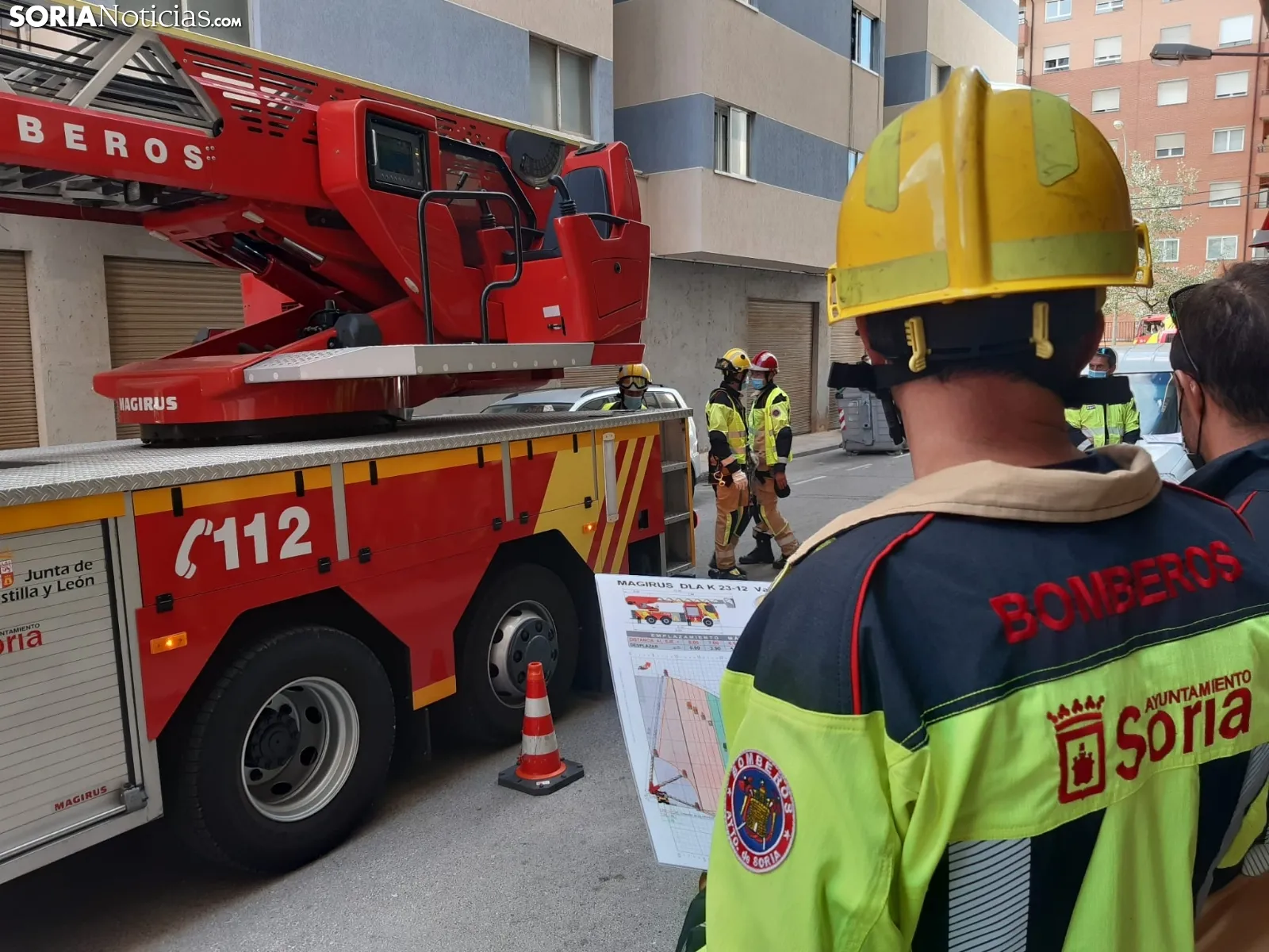 Prácticas con la nueva autoescala del Parque de Bomberos de Soria.