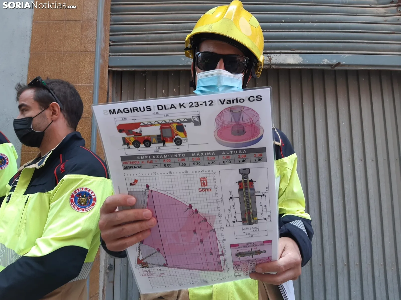 Prácticas con la nueva autoescala del Parque de Bomberos de Soria.