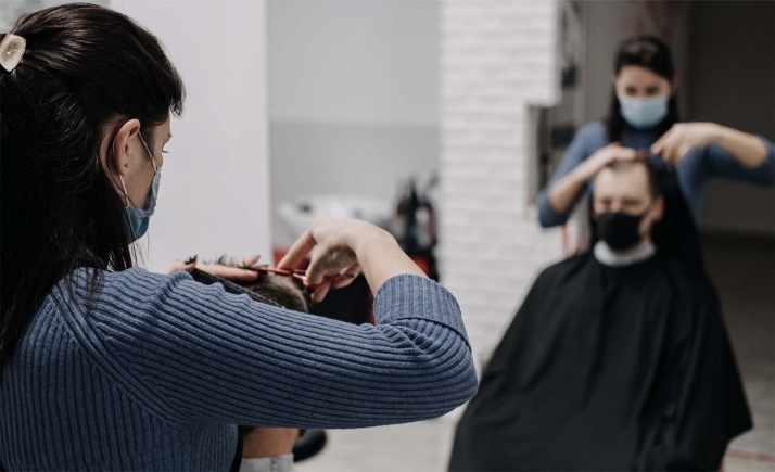 Tramitadas ayudas regionales por más de 7 M&euro; para las peluquerías de Castilla y León a través de la línea COVID-19 para autónomos