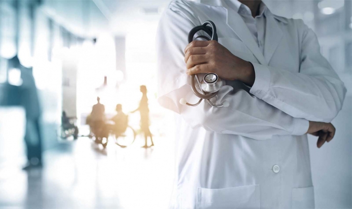 El TSJ de Castilla y León acuerda que los médicos eventuales cobren lo mismo que los fijos por hacer guardias