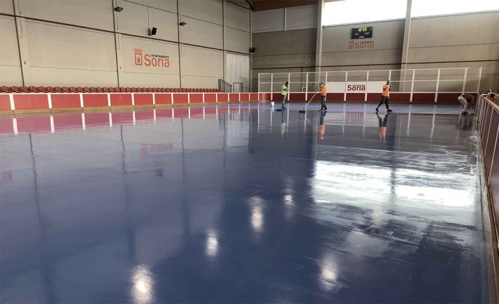 El Ayuntamiento concluirá esta semana la renovación de la pista de patinaje del San Andrés