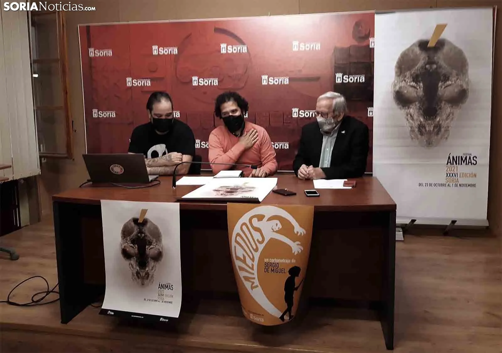 De Miguel (izda.), López y Bárez en la presentación hoy. /SN