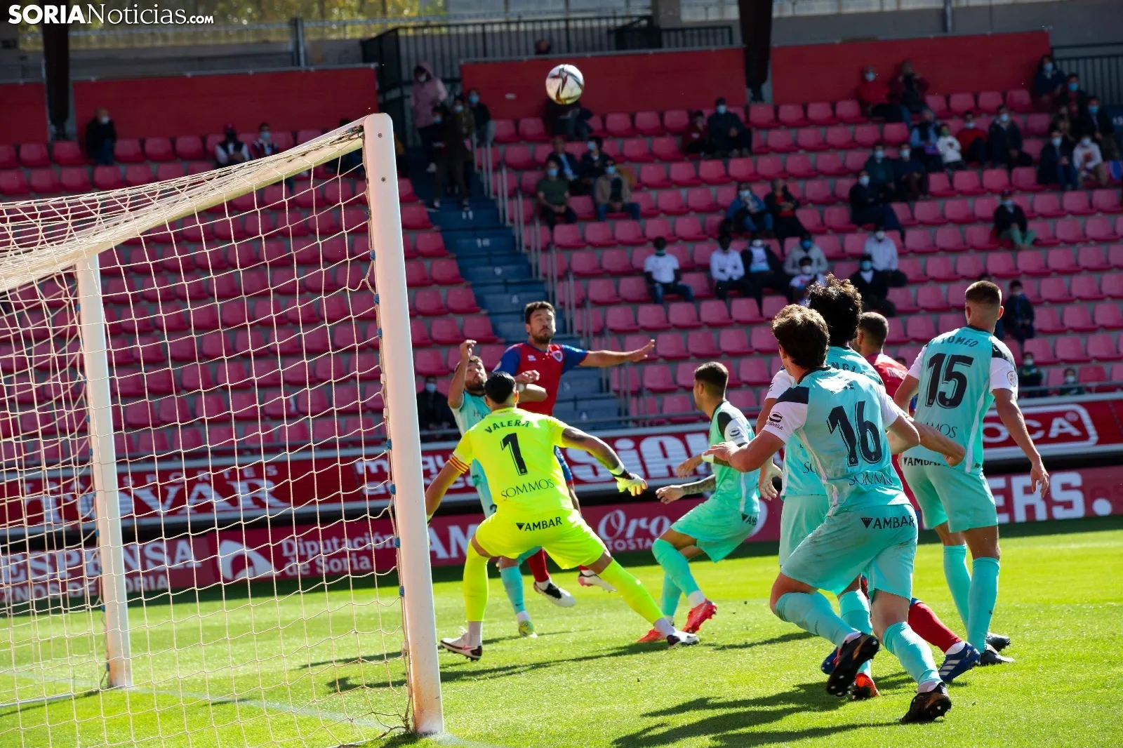 Numancia 3-1 Huesca B / María Ferrer