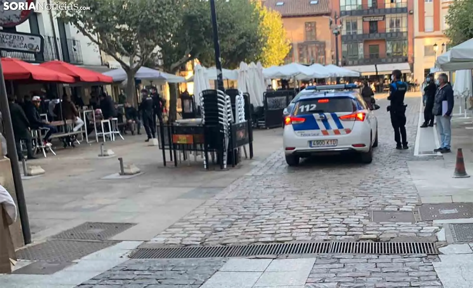 Una imagen de la plaza de Herradores durante la presencia policial. /SN