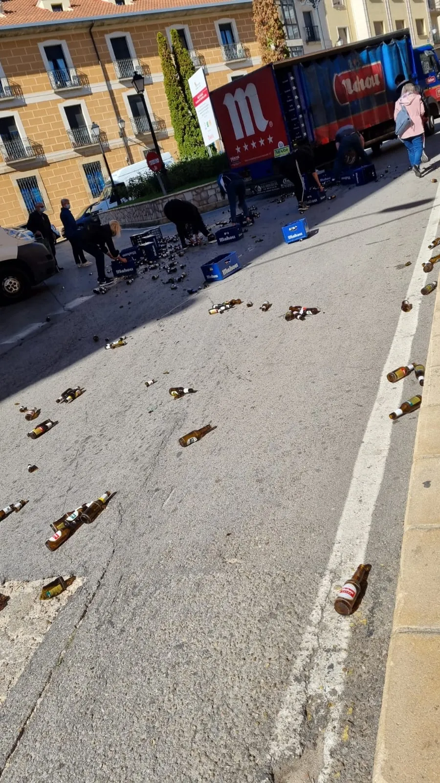 La imágen de las Mahous derramadas, compartida hoy por muchos sorianos en las redes sociales. 