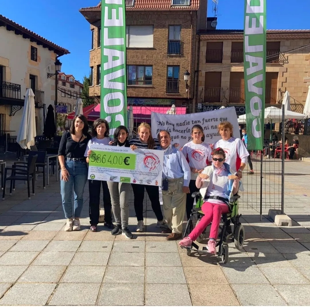 Foto 2 - ASPACE Soria recauda m&aacute;s de 5.800 euros en su marcha senderista en Covaleda