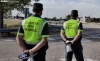 Dos agentes de la Guardia Civil en un control de alcoholemia. /María Ferrer