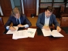 Foto 1 - Almazán firma por 350.000&euro;; el nuevo contrato de recogida de residuos 