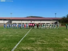 Una imagen del partido en gradas y campo este sábado. /SN