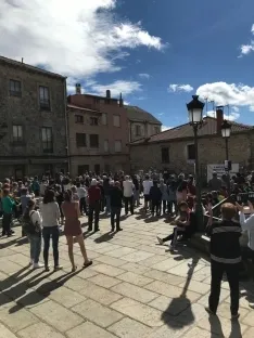 Concentración en Duruelo contra el nuevo mirador de Castroviejo.
