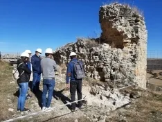 Foto 3 - Avanzan a buen ritmo las obras de las murallas y del castillo de Rello