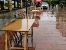 Foto 4 - La lluvia impide la celebraci&oacute;n de la I Feria de Mascotas de Soria