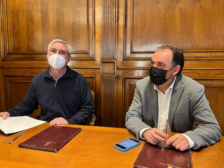 La Diputación suscribe el primer convenio con la asociación Aires de Dulzaina