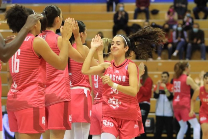 Paula Hoyuelos, una soriana a la conquista del baloncesto femenino