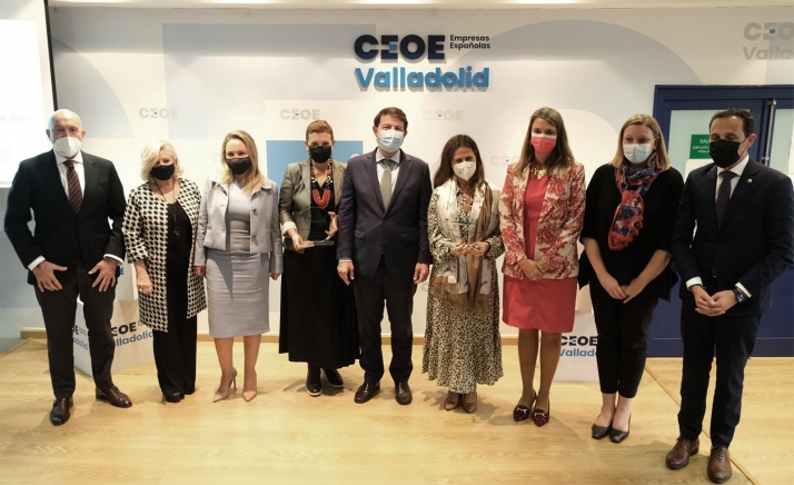 Para Mañueco, la labor de la mujer en puestos de liderazgo favorece la competitividad y moderniza la gestión