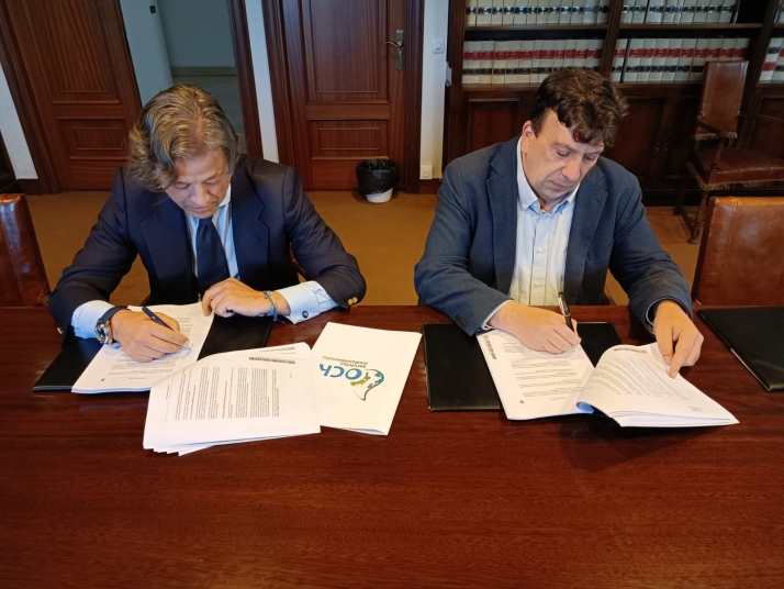 Almazán firma por 350.000&euro;; el nuevo contrato de recogida de residuos 