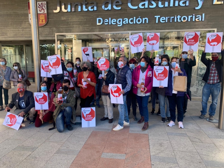 Concentración contra la ganadería industrial en Soria