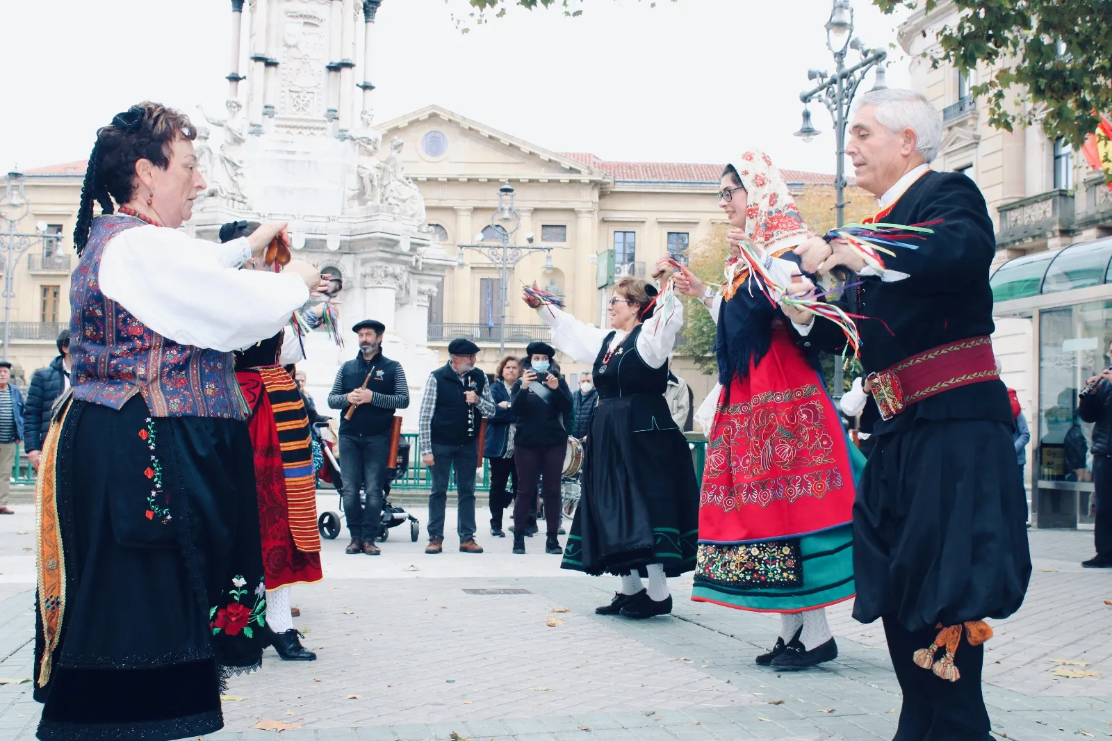 Dulzaineros sorianos en Pamplona.