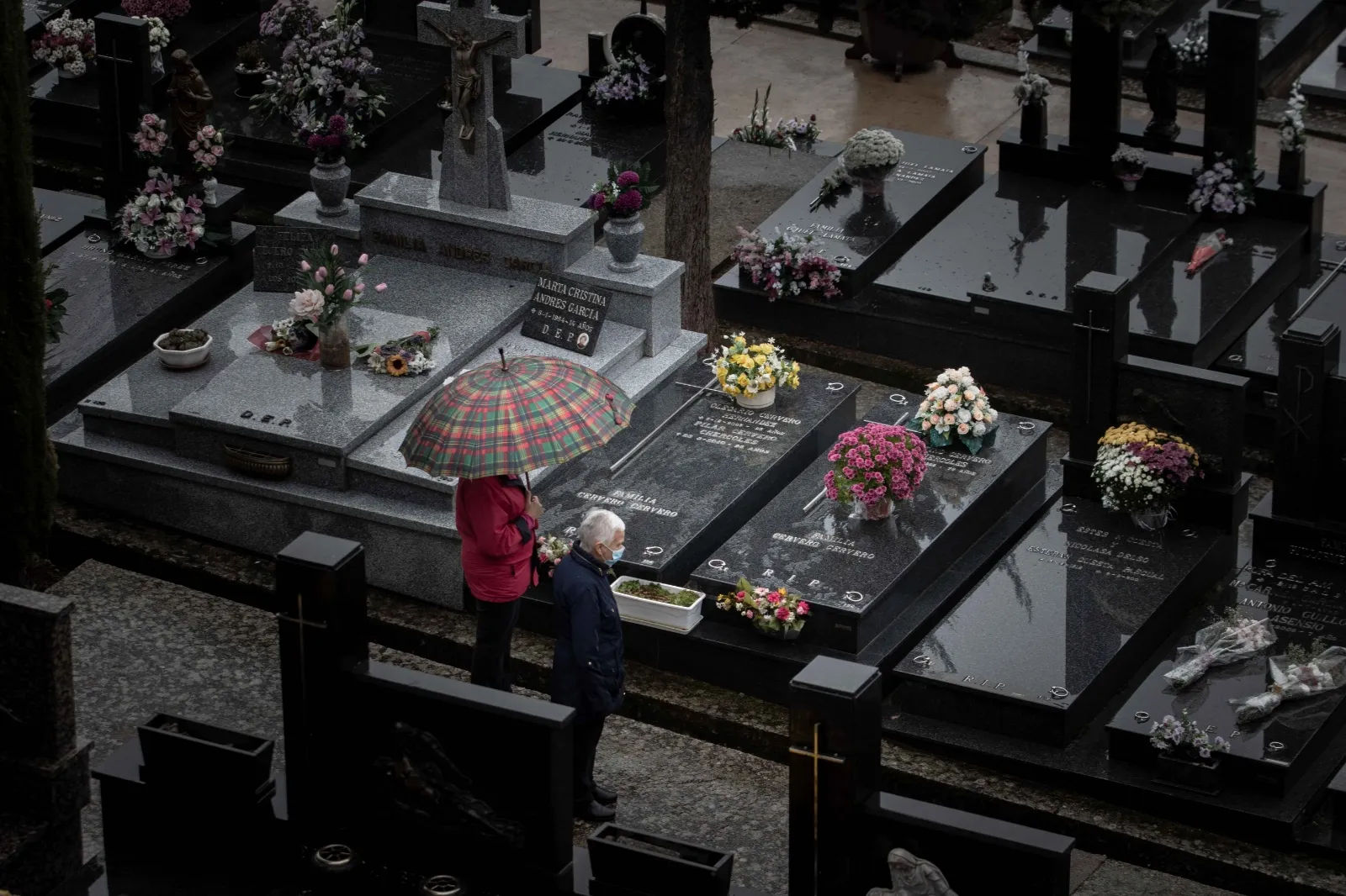 Jornada previa de Todos Los Santos en el Cementerio de Soria./ Fotos: Viksar Fotografía.