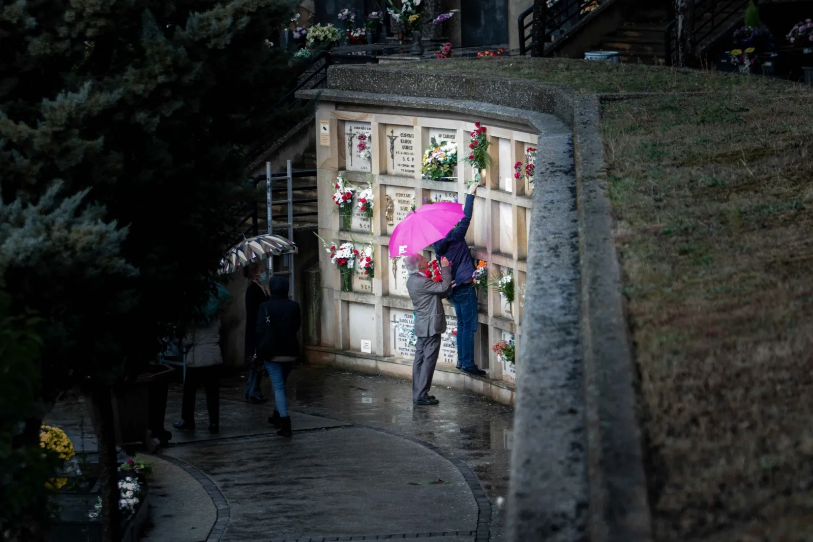 Jornada previa de Todos Los Santos en el Cementerio de Soria./ Fotos: Viksar Fotografía.