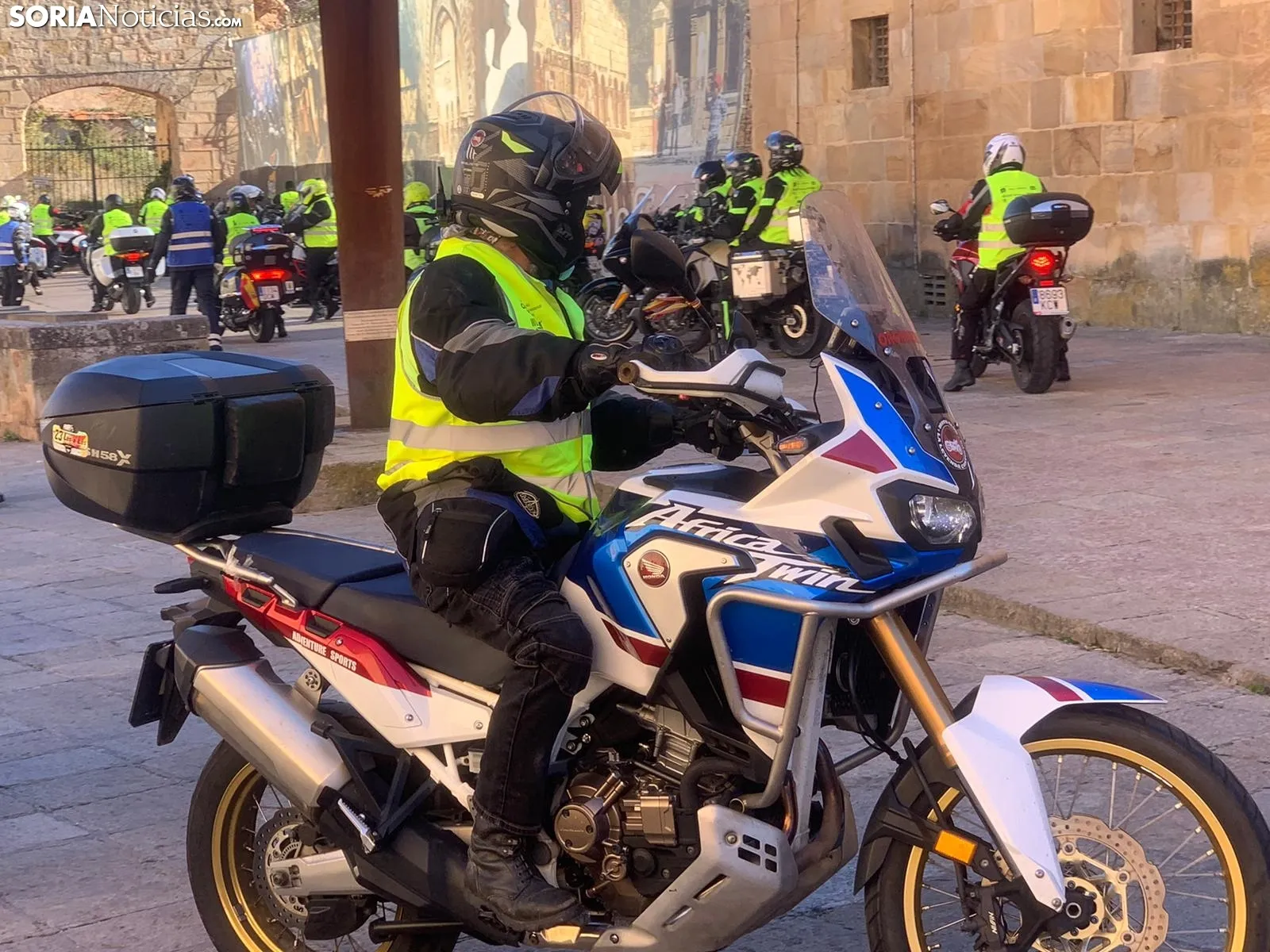 Foto 11 - Galer&iacute;a: Casi 200 motos inundan la Plaza Mayor de Soria