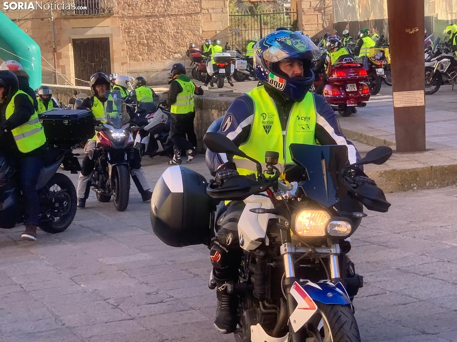 Foto 14 - Galer&iacute;a: Casi 200 motos inundan la Plaza Mayor de Soria