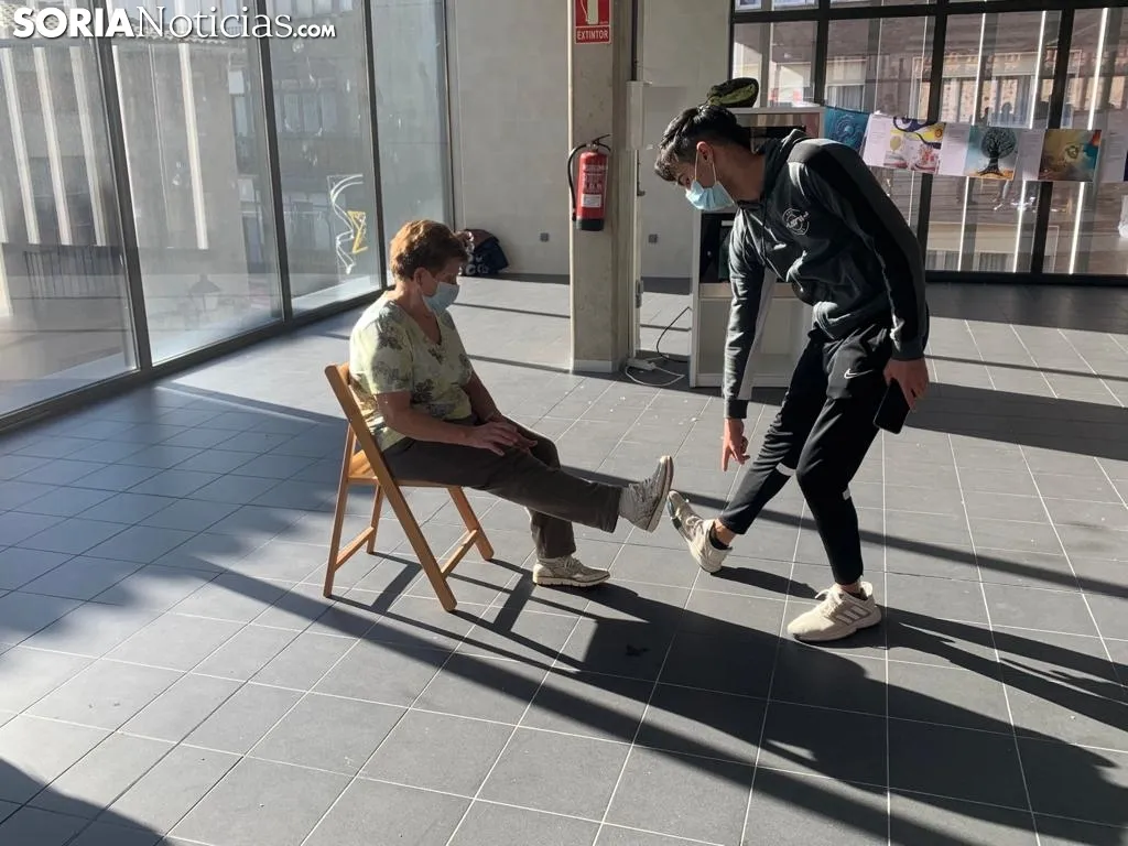 Foto 2 - Estudiantes de la UVa de Soria en busca de la experiencia a trav&eacute;s de los mayores