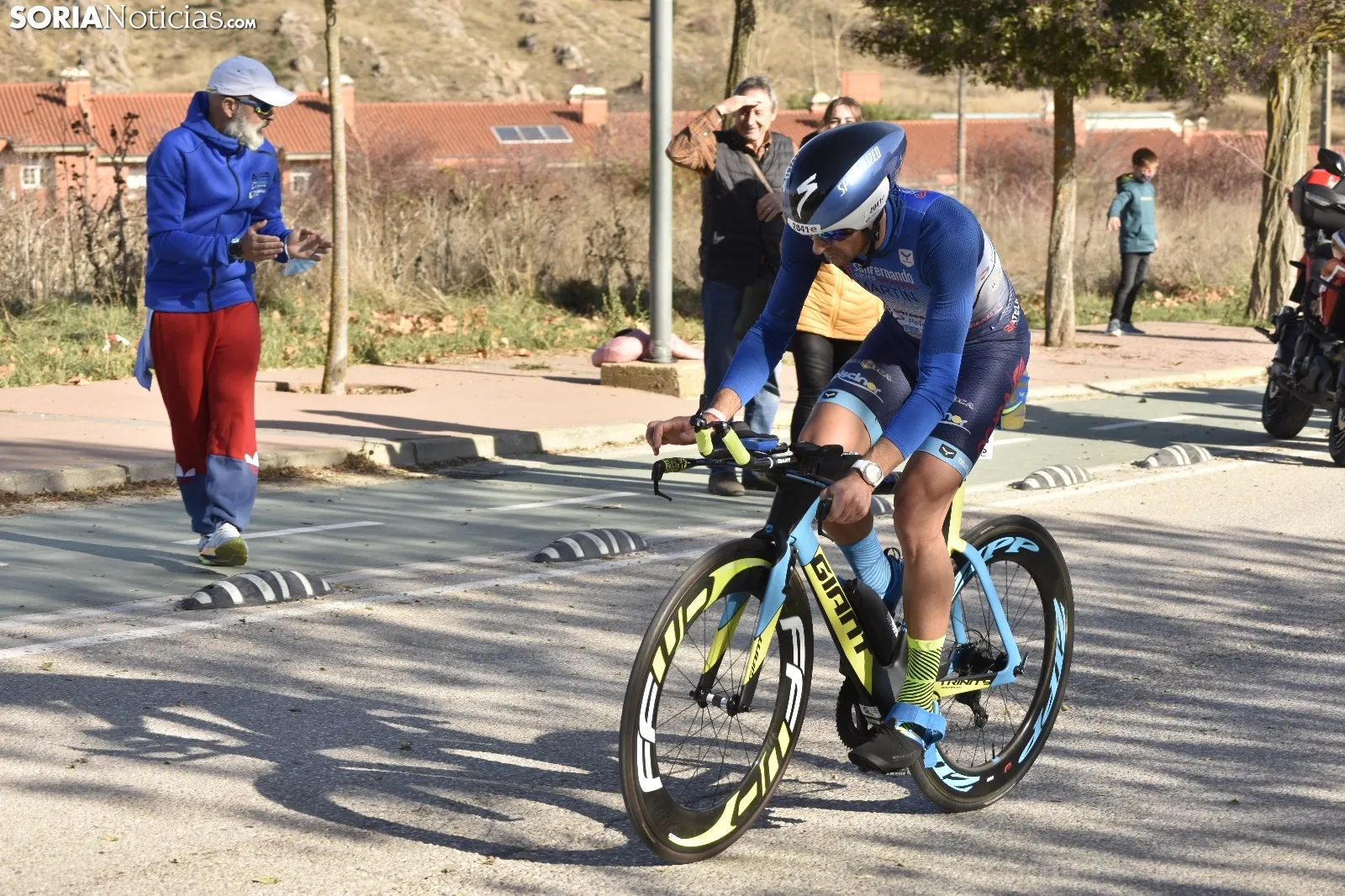 Un participante de la categoría Elite del Campeonato de España de Duatlón MD
