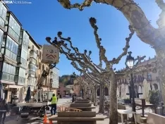 Comienzan a instalarse las luces de Navidad en Soria. 