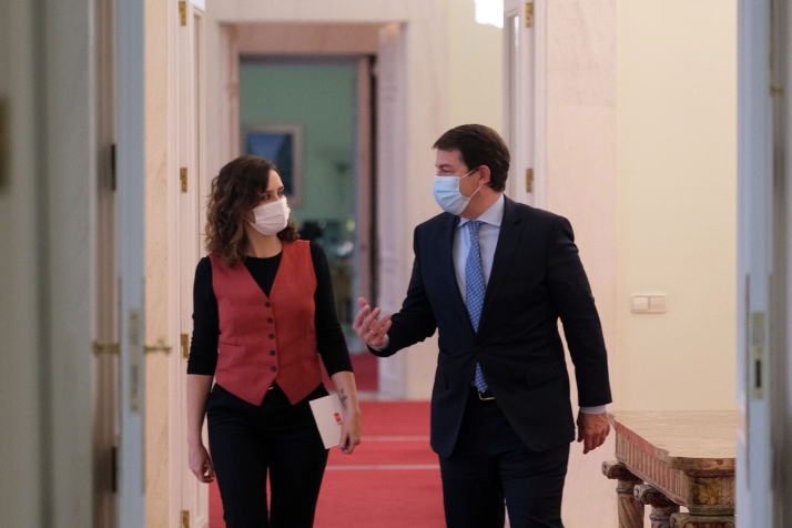 Mañueco y Ayuso inciden en mejorar los servicios de las zonas limítrofes