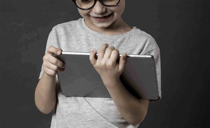 La Junta amplía el catálogo de características de los dispositivos digitales que podrán ser subvencionables en educación