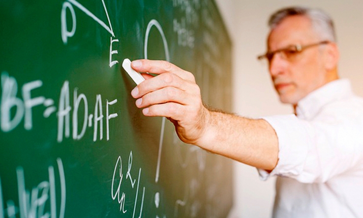 Castilla y León contará con 67 profesores honoríficos durante el curso 2021-2022