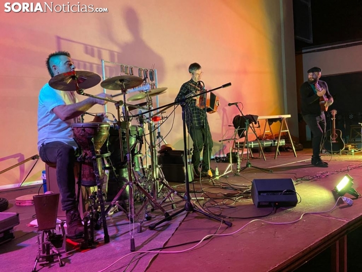 Galería: Bardos Druidas se sobreponen a la lluvia en Garray