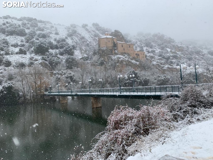 Galería: Estampas nevadas de lugares emblemáticos de Soria