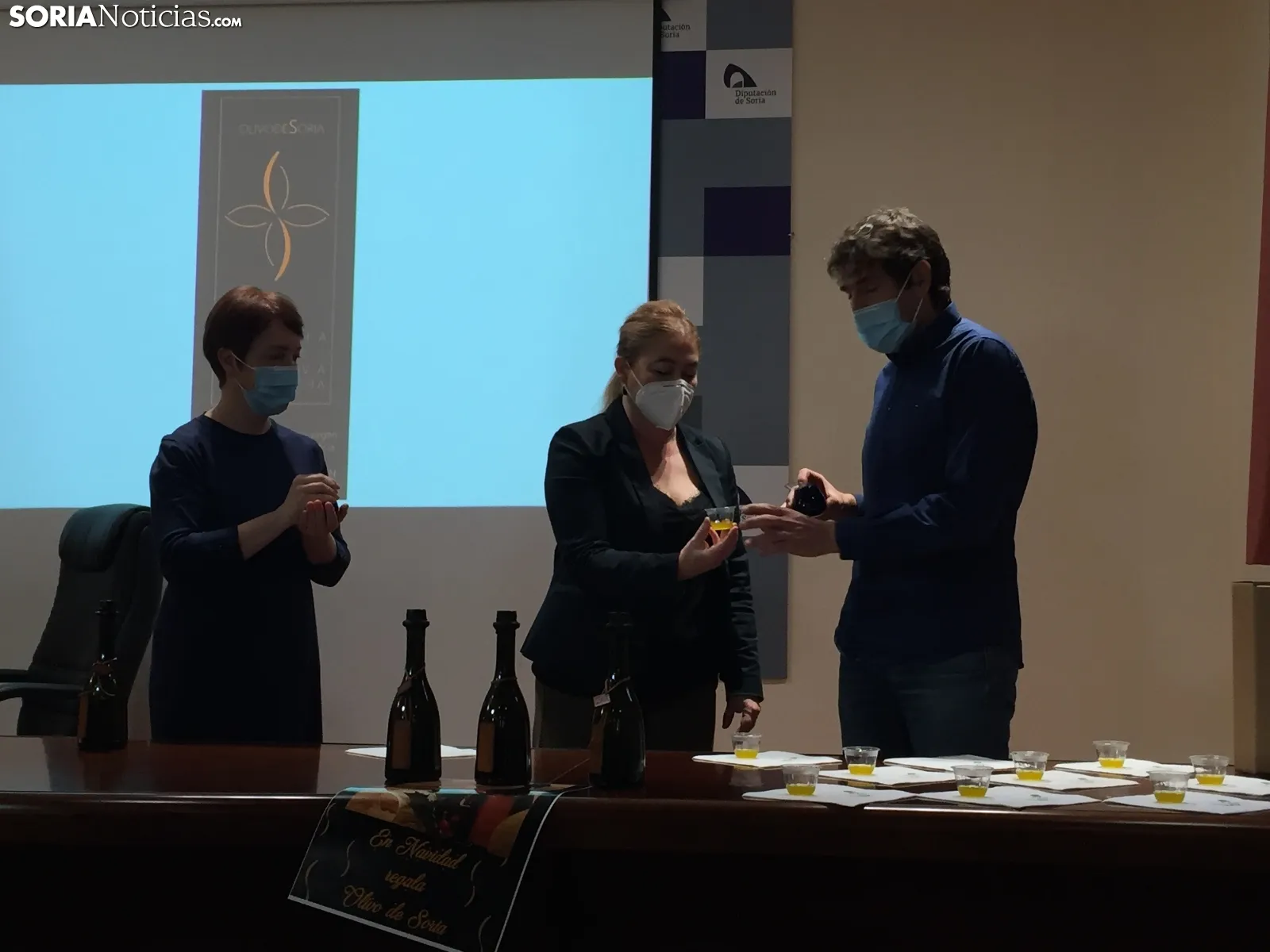 Carolina García y Jesús Bailón presentan su segunda producción de aceite de oliva virgen extra