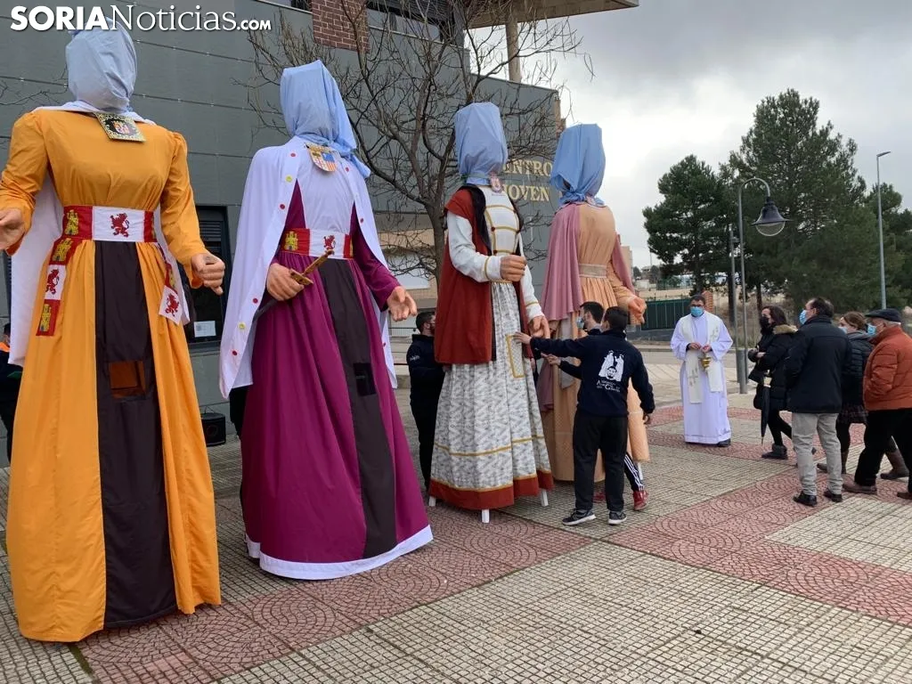 Foto 9 - Golmayo presenta a sus nuevos cuatro gigantes &ldquo;hist&oacute;ricos&rdquo;