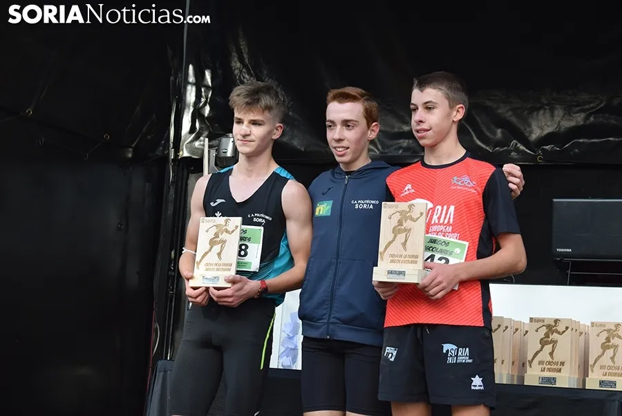 Foto 14 - Galer&iacute;a: cientos de atletas en el VIII cross escolar y popular de la Dehesa