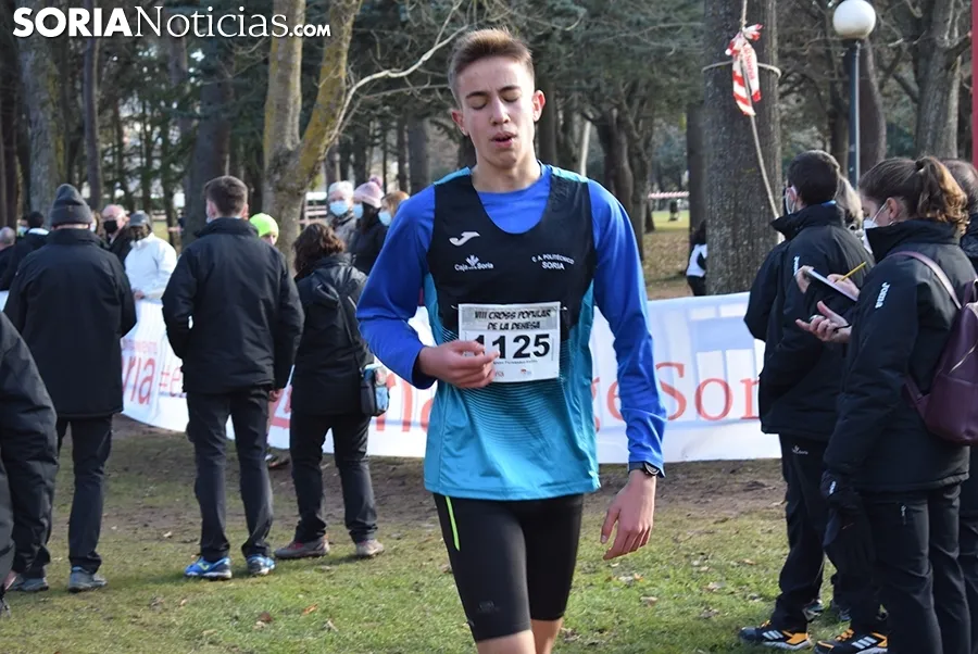 Foto 12 - Galer&iacute;a: cientos de atletas en el VIII cross escolar y popular de la Dehesa