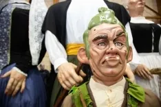 Gigantes y cabezudos / María Ferrer