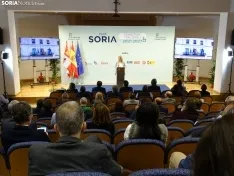 Una imagen de la comparecencia de Alfonso Fernández Mañueco hoy en Soria. /SN