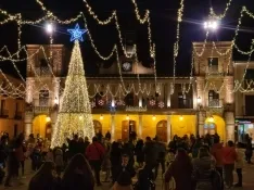 Foto 5 - El Burgo de Osma da el pistoletazo de salida a la Navidad con el encendido de sus luces 