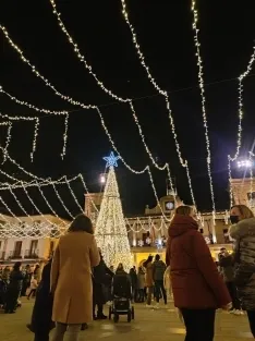 Foto 9 - El Burgo de Osma da el pistoletazo de salida a la Navidad con el encendido de sus luces 