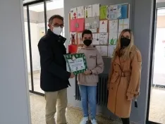 Foto 4 - Una alumna del CEIP Fuente del Rey, premiada en el concurso navidelo de CSIF