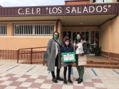Foto 3 - Una alumna del CEIP Fuente del Rey, premiada en el concurso navidelo de CSIF